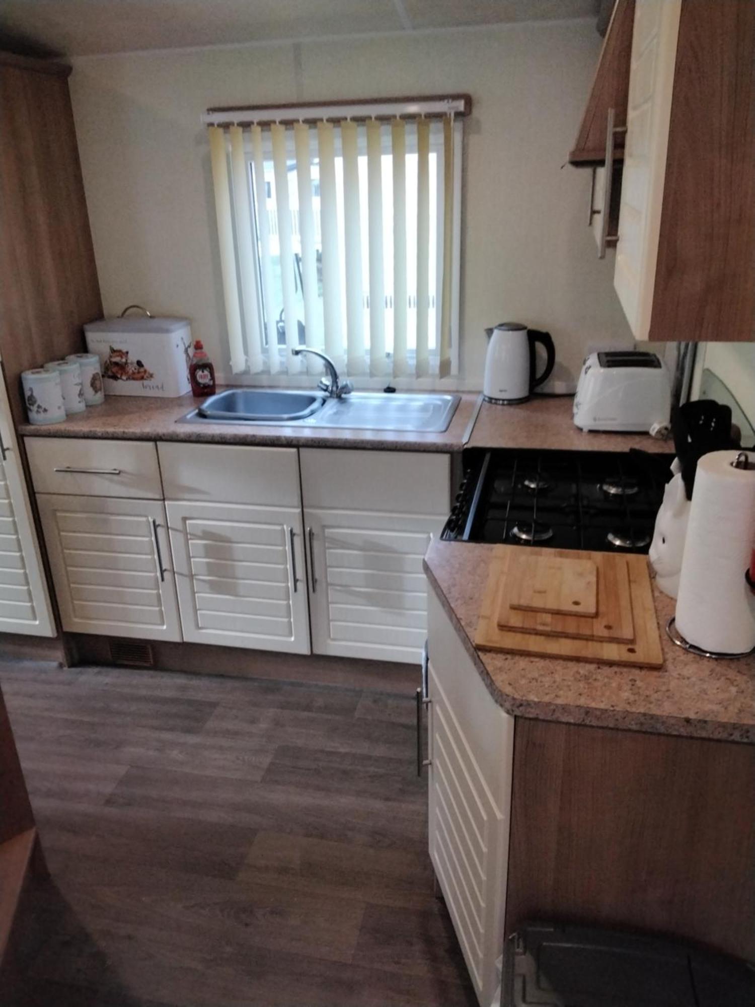 19 Laurel Close Highly Recommended 6 Berth Holiday Home With Hot Tub In Prime Location Tattershall Exteriör bild